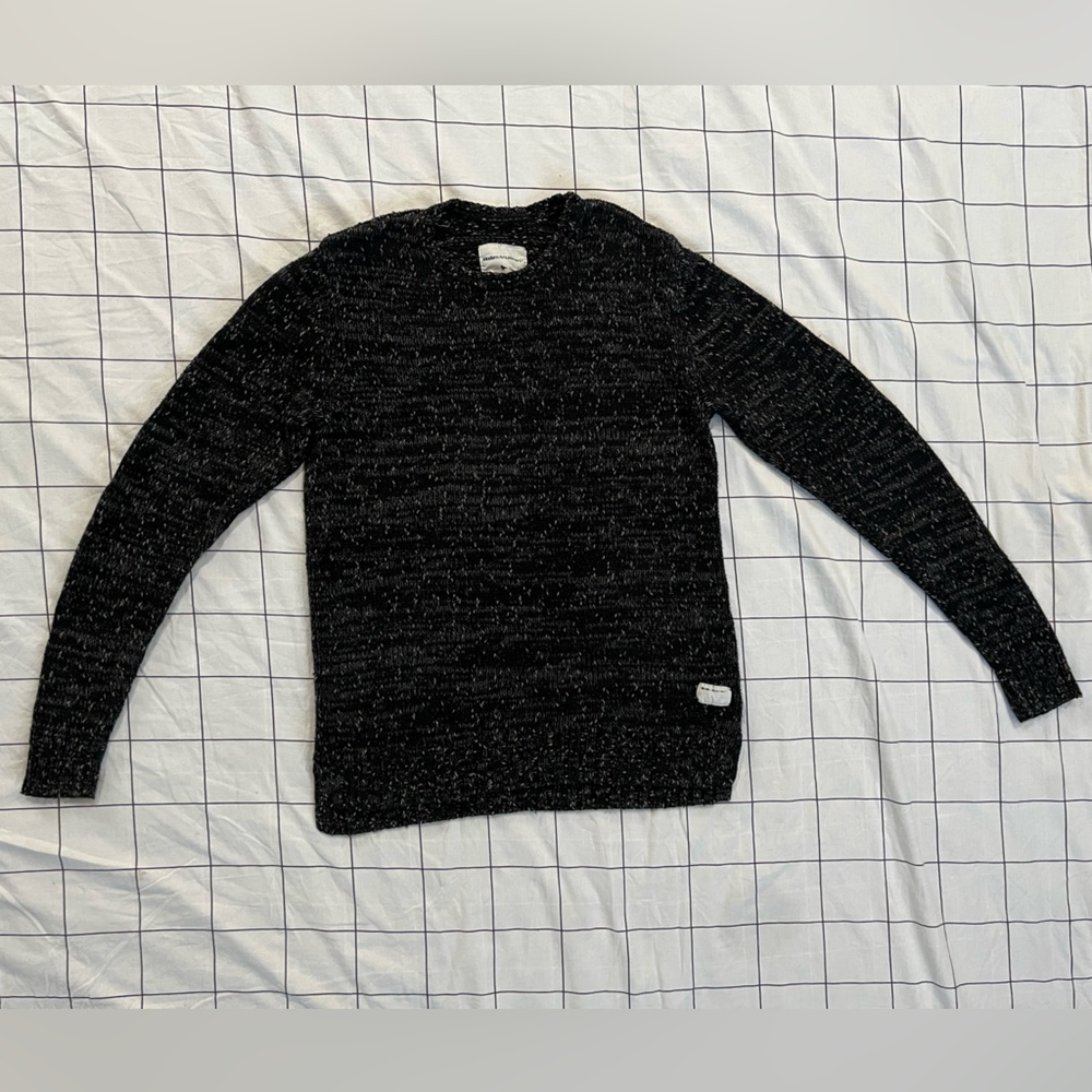 Modern Amusement Gray Crewneck Sweater. Size Small.